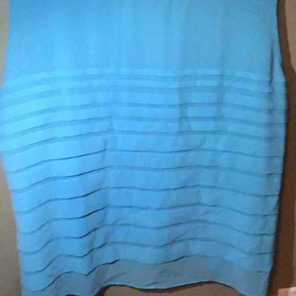 Ladies Sleeveless Tiered Dressy Tank Style Top 18/20 - Picture 3 of 3